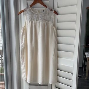 Old Navy Cream Lace Sleeveless Top